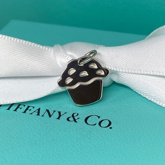 Tiffany & Co Silver Love Muffin Pendant Necklace NEW - Picture 3 of 5